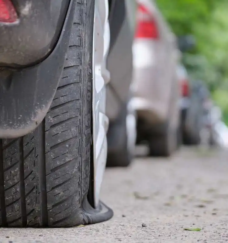 Gecenin Bir Yarısı Bile Olsa: Kağıthane Hamidiye Lastikçi, 7/24 Acil Lastik Servisi